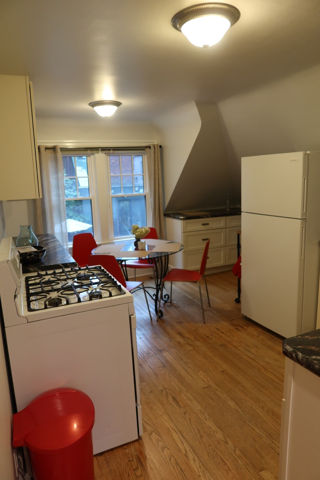 Cozy and Private One Bedroom Apartment Near... - Photo 8