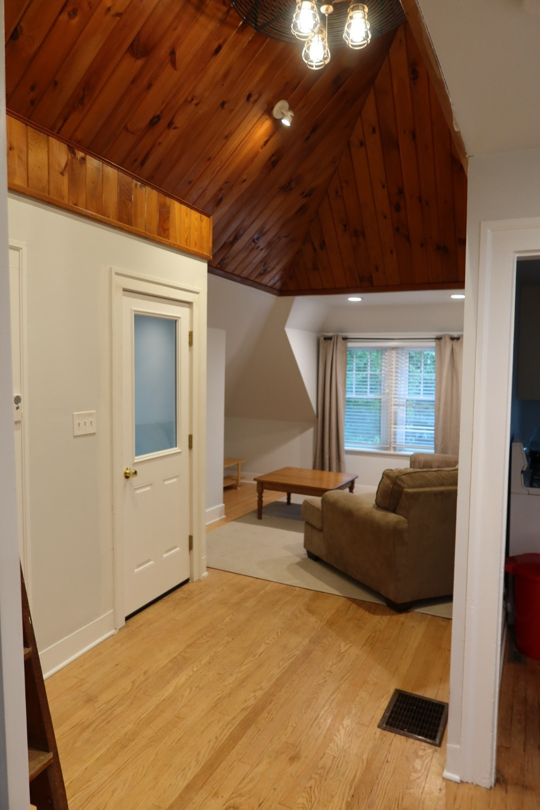 Cozy and Private One Bedroom Apartment Near... - Photo 9