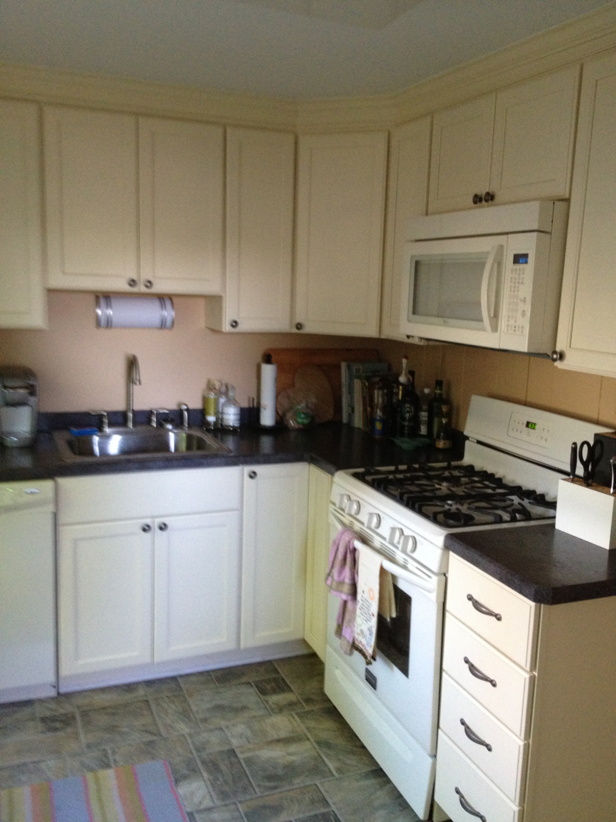 Cozy and Private One Bedroom Apartment Near... - Photo 2