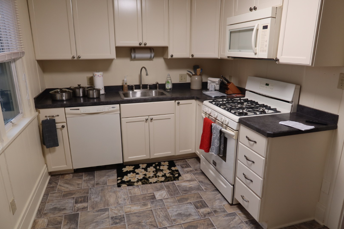 Cozy and Private One Bedroom Apartment Near... - Photo 7