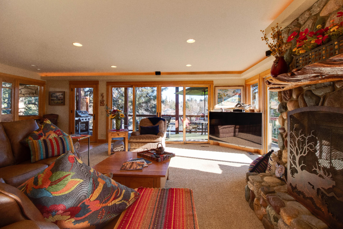 Beautiful Home On The River Near Downtown - Photo 3