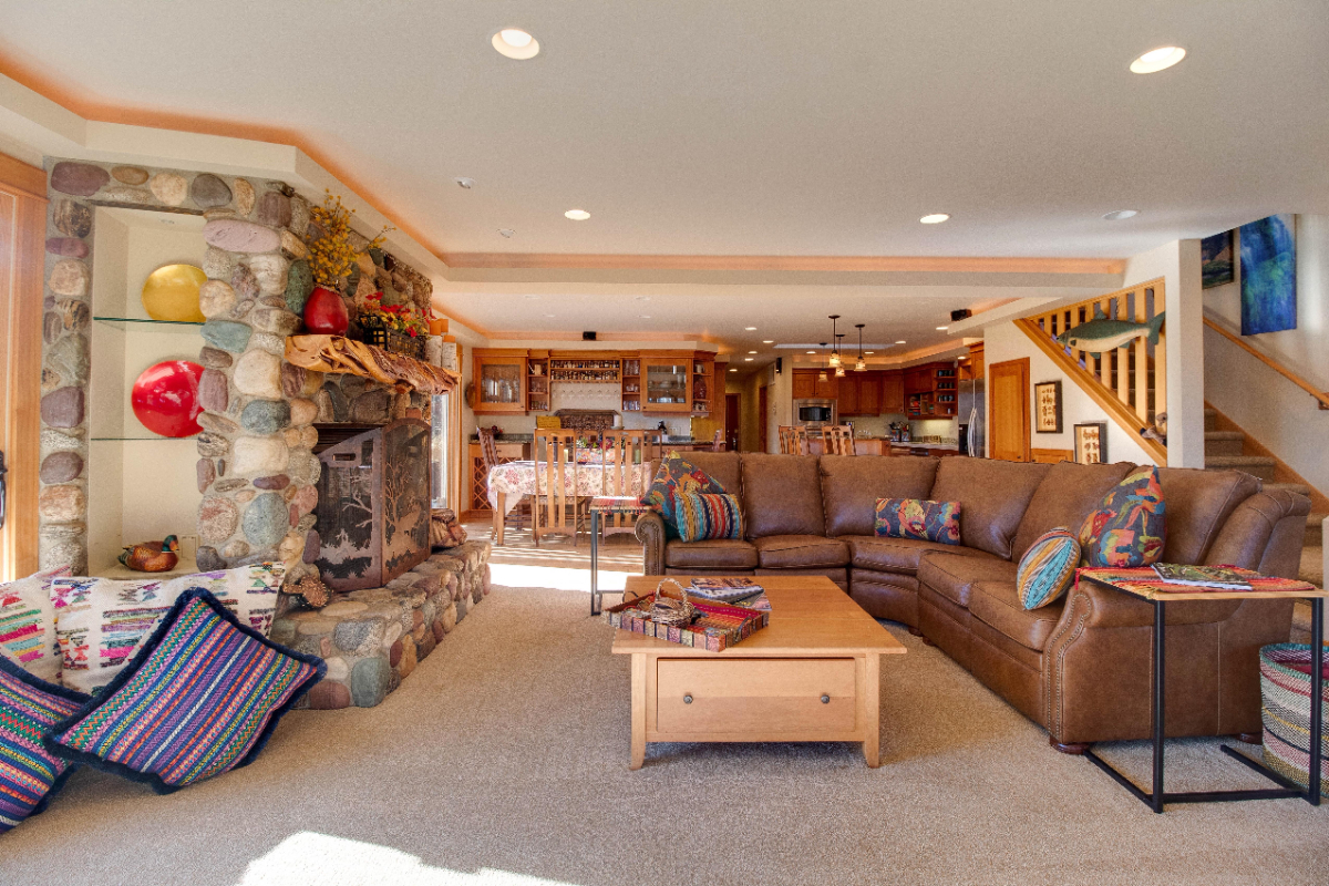 Beautiful Home On The River Near Downtown - Photo 4