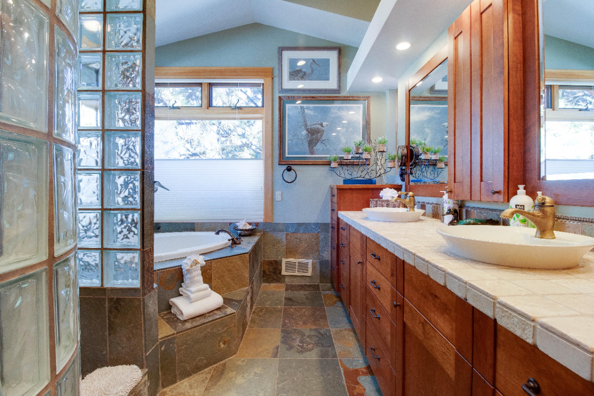 Beautiful Home On The River Near Downtown - Photo 6