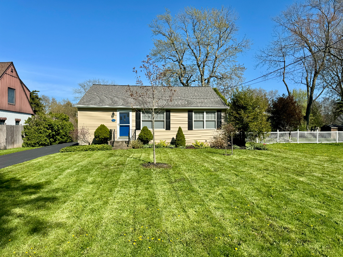 Charming Three Bed Ranch in Lewiston - Photo 1