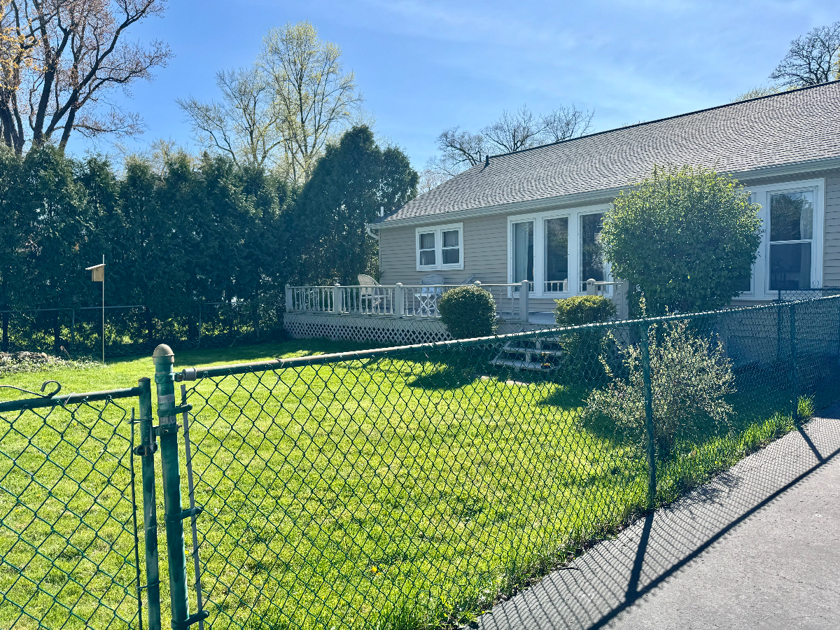 Charming Three Bed Ranch in Lewiston - Photo 3