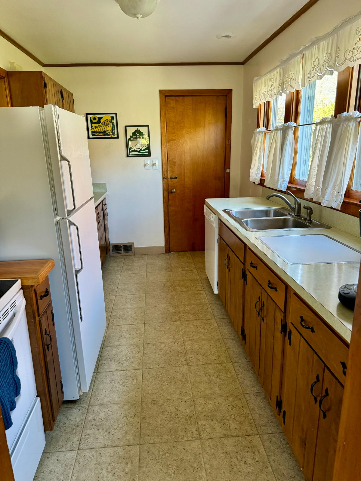 Charming Three Bed Ranch in Lewiston - Photo 9