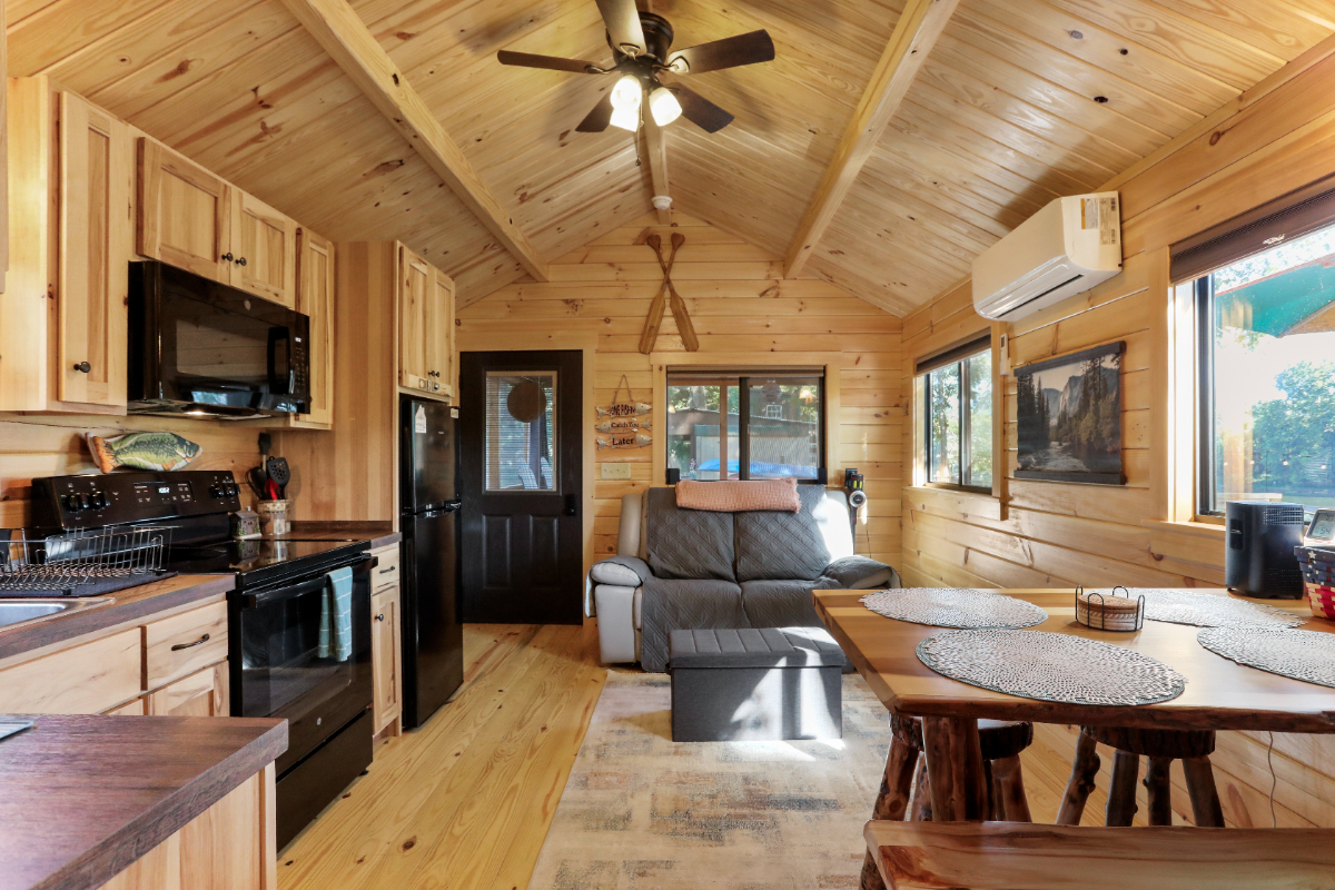 Waterfront Cabin on the Potomac River - Photo 11