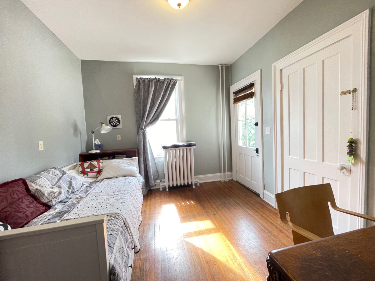 Fantastic apartment in Hudson.  One block away from Warren St, great location. - Photo 2