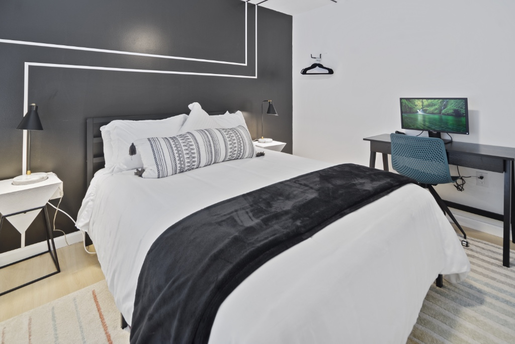 Designer Home by Ithaca College - Photo 3