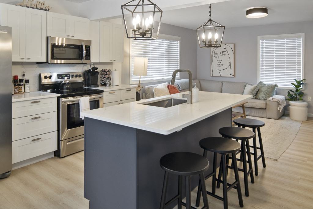 Designer Home by Ithaca College - Photo 6