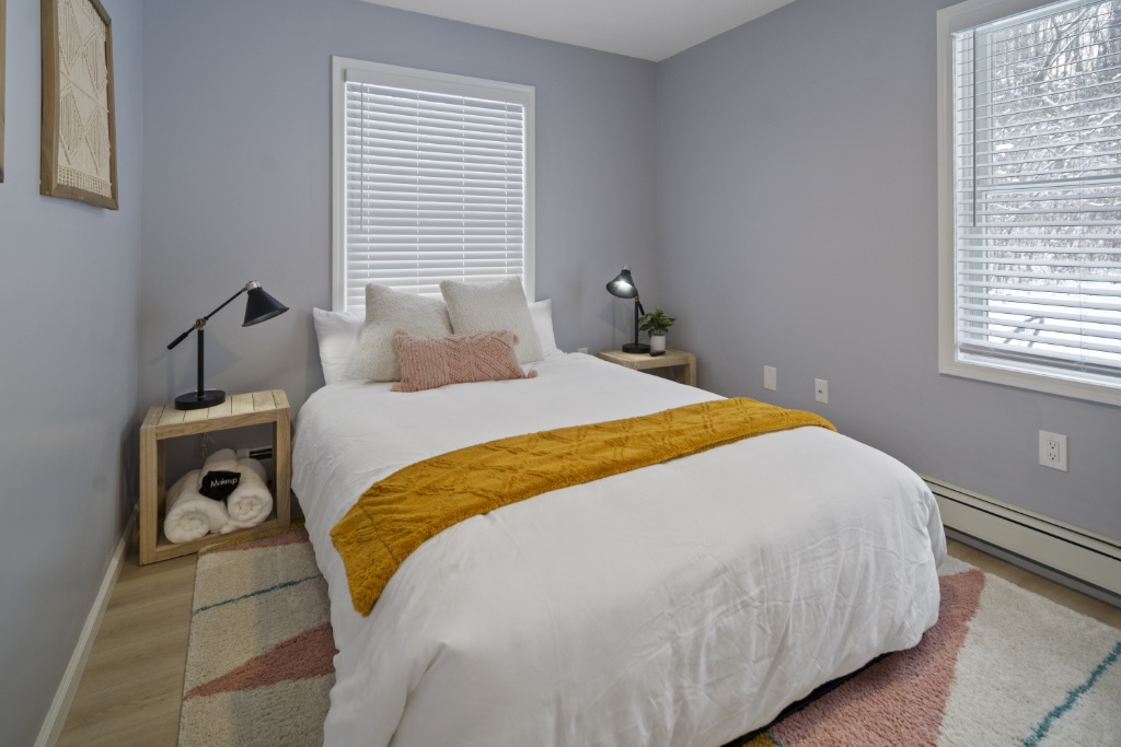 Designer Home by Ithaca College - Photo 4