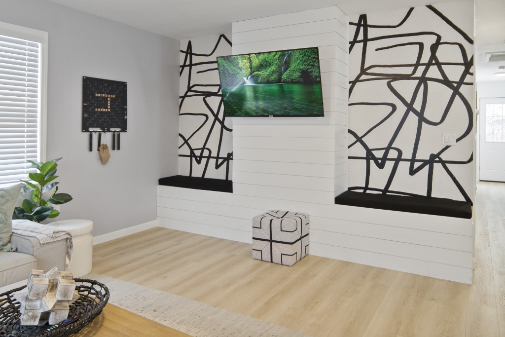 Designer Home by Ithaca College - Photo 8