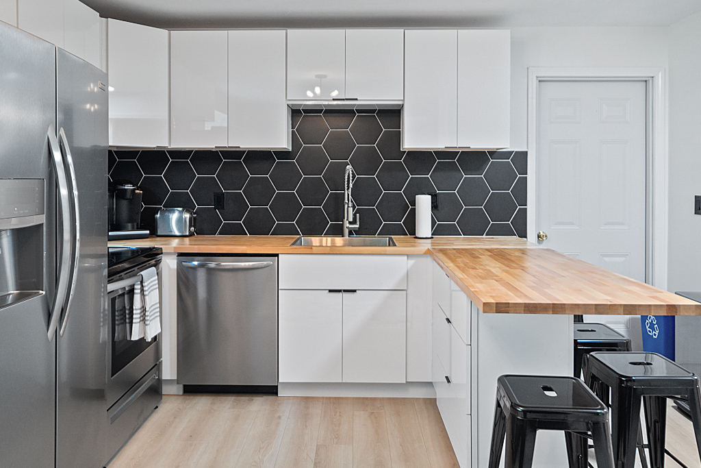 Designer Home by Ithaca College - Photo 7