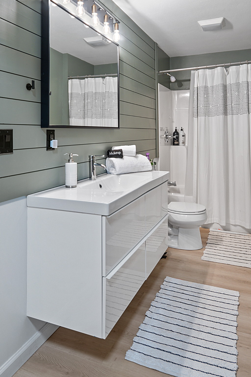 Designer Home by Ithaca College - Photo 12