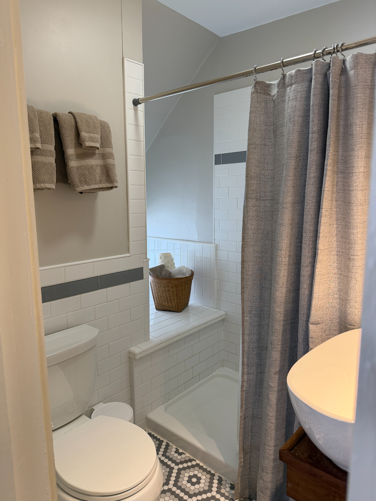 1 Bedroom Apartment with Kitchenette - Photo 9