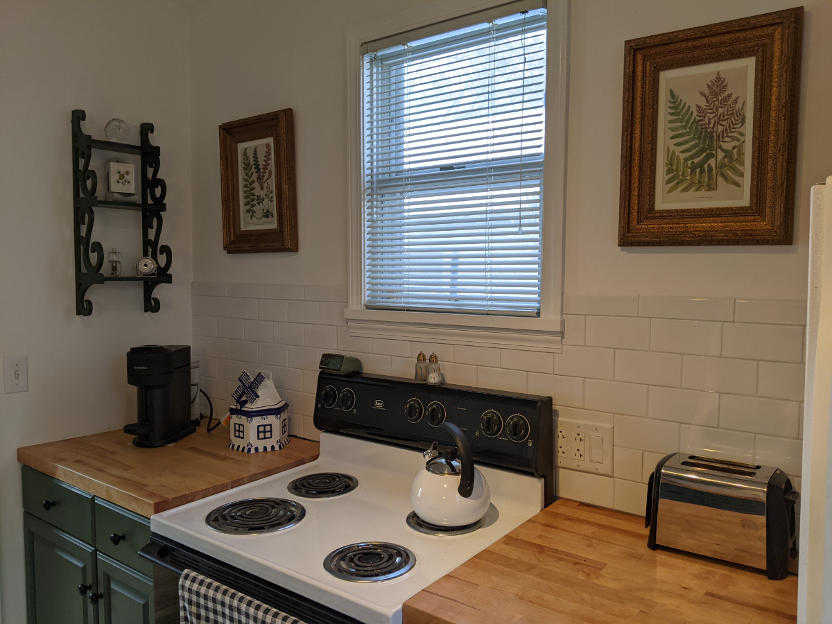 Cozy City Cottage - Photo 2