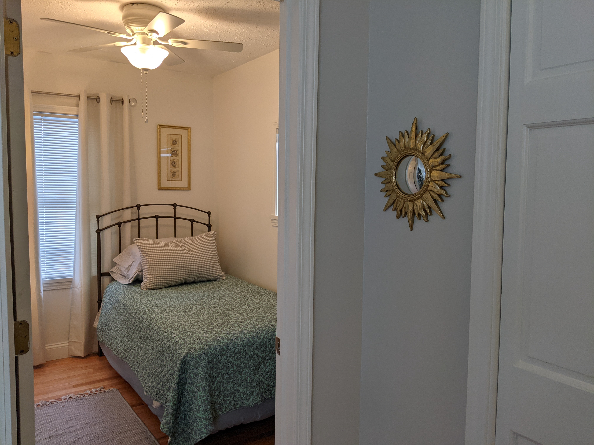 Cozy City Cottage - Photo 3