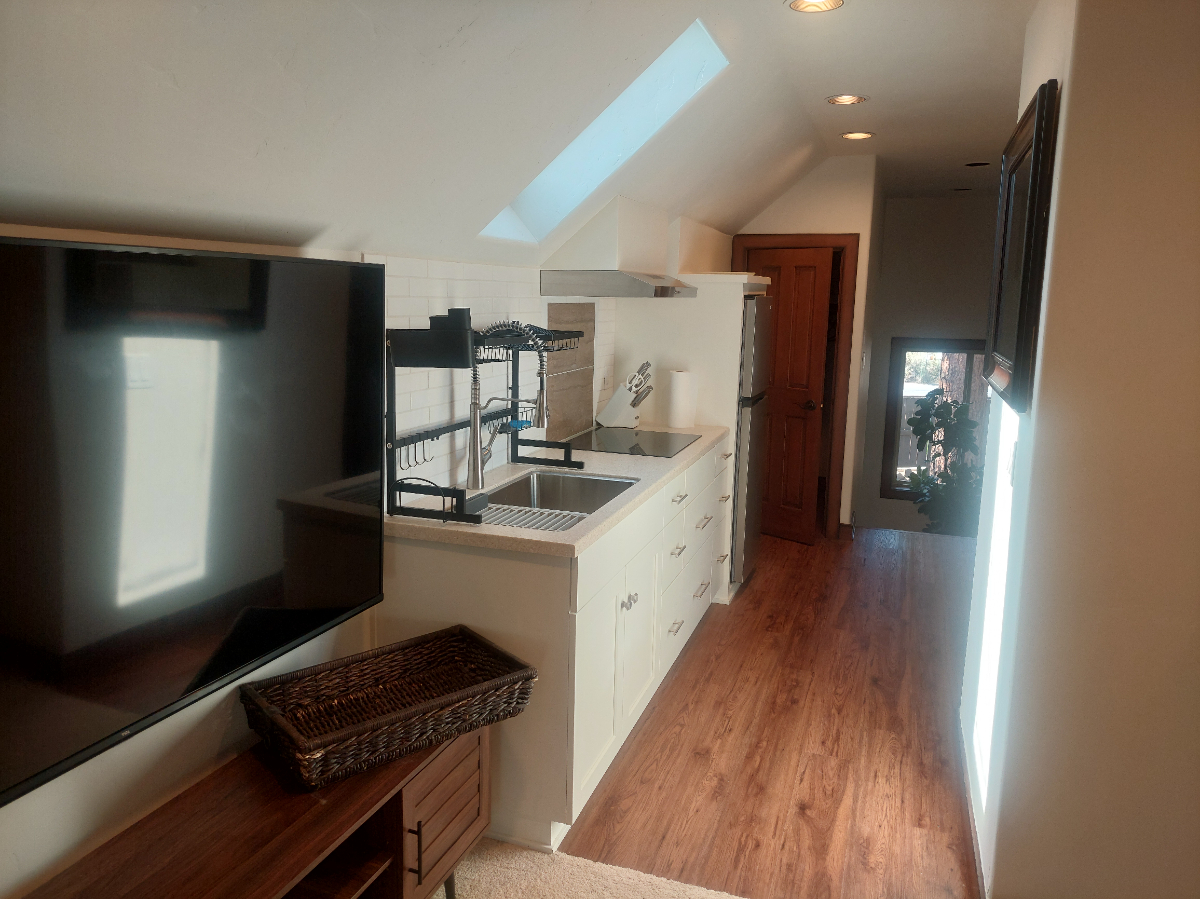 Private Unit in Mountain Pines - Photo 2