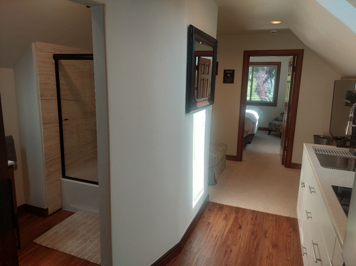 Private Unit in Mountain Pines - Photo 3