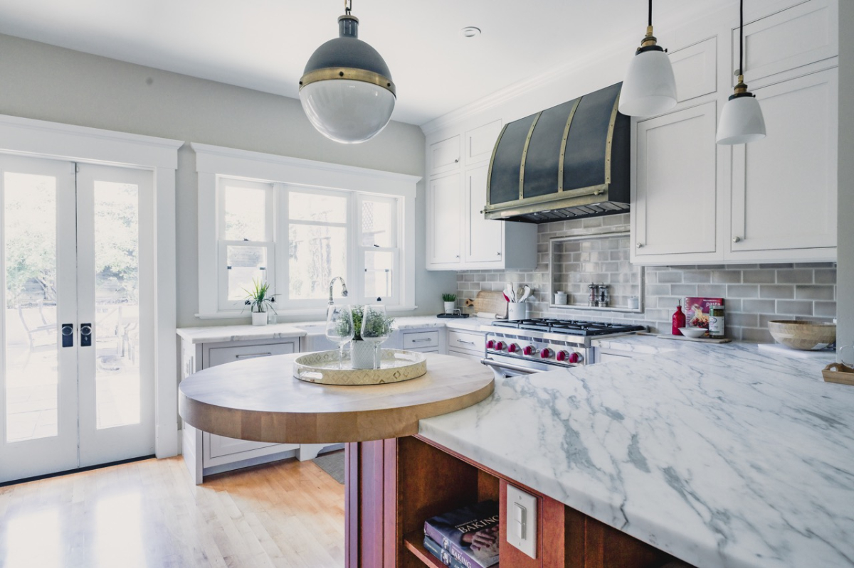 Luxurious Historical Home - King Bed, Office, Chef's Kitchen - Photo 1