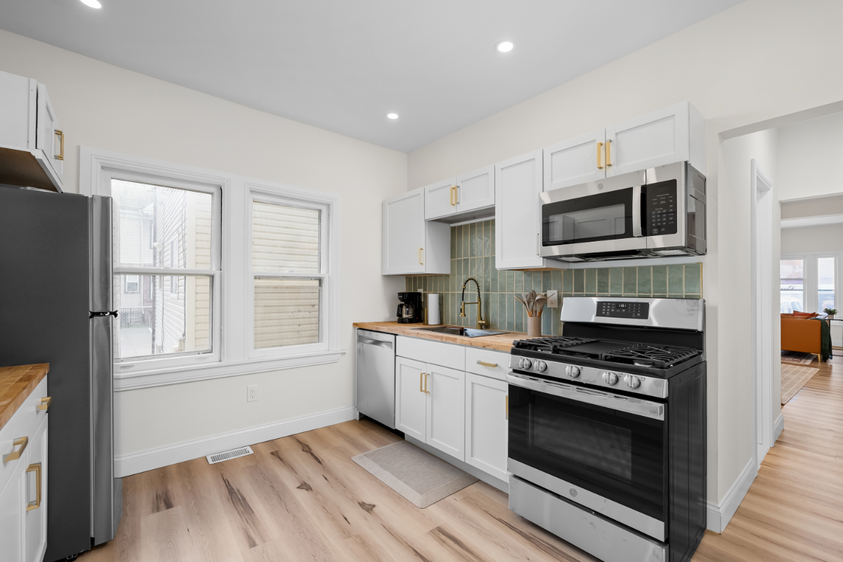 Brand New Modern 3 Bedroom Near Mercy Hospital - Photo 4