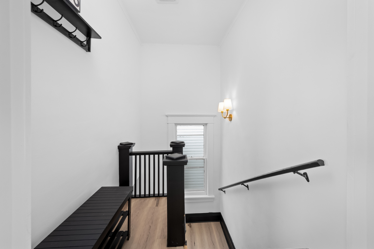 Brand New Modern 3 Bedroom Near Mercy Hospital - Photo 3