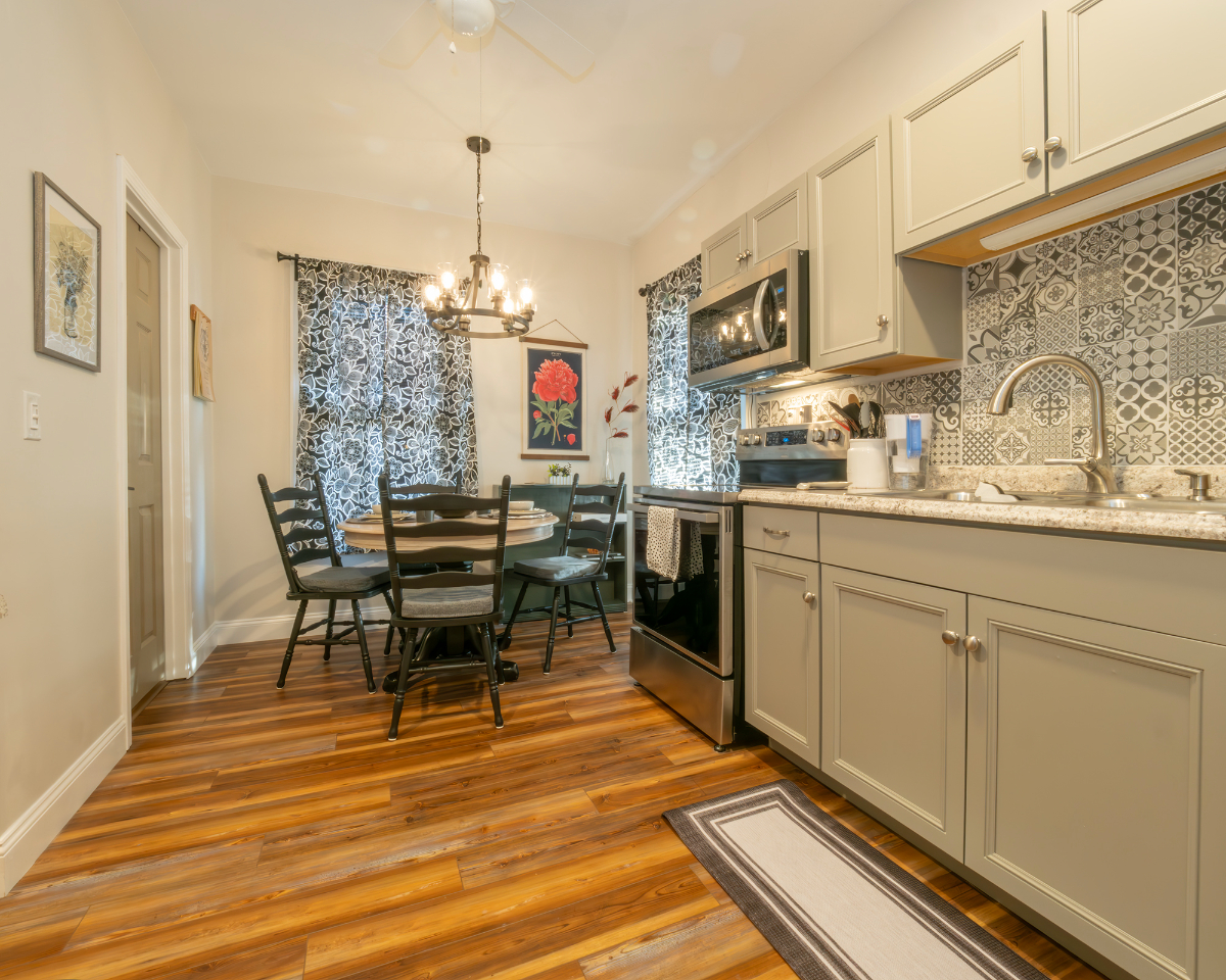 Two Twelve Temple Apartment 3 - Photo 7