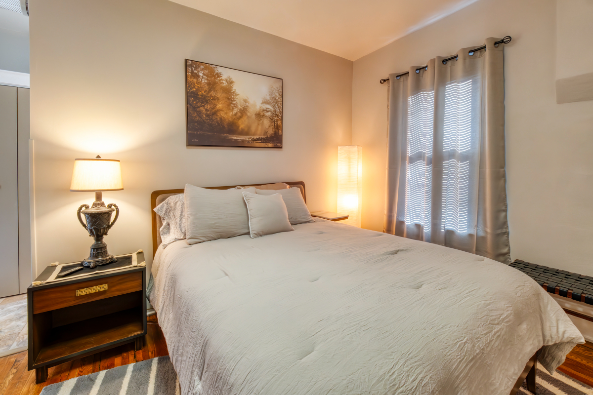 Two Twelve Temple Apartment 3 - Photo 11