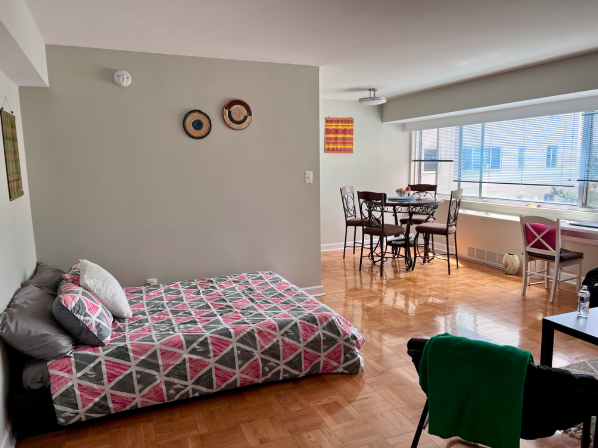 Bright & Spacious Studio at Georgetown - Photo 1