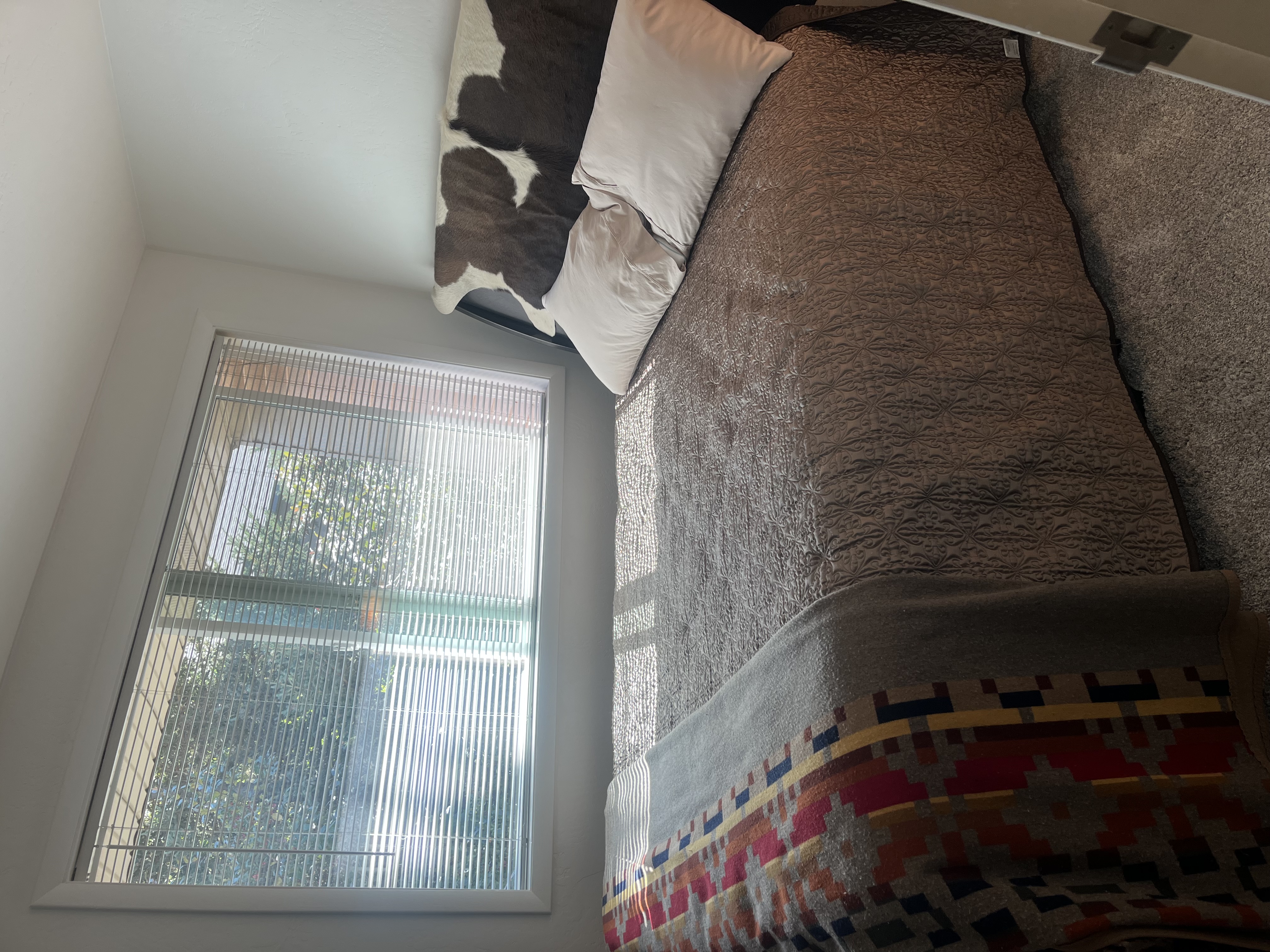 Spacious Duplex 2 bedroom one bath - Photo 2