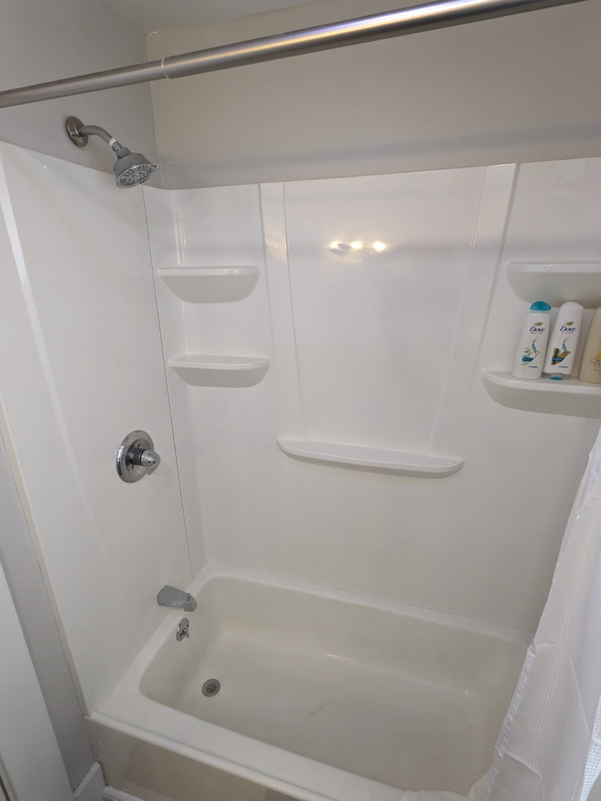 3 Bedroom Apartment w/ laundry - HEAT, UTILITIES, INTERNET included - WRJ, VT - Photo 6