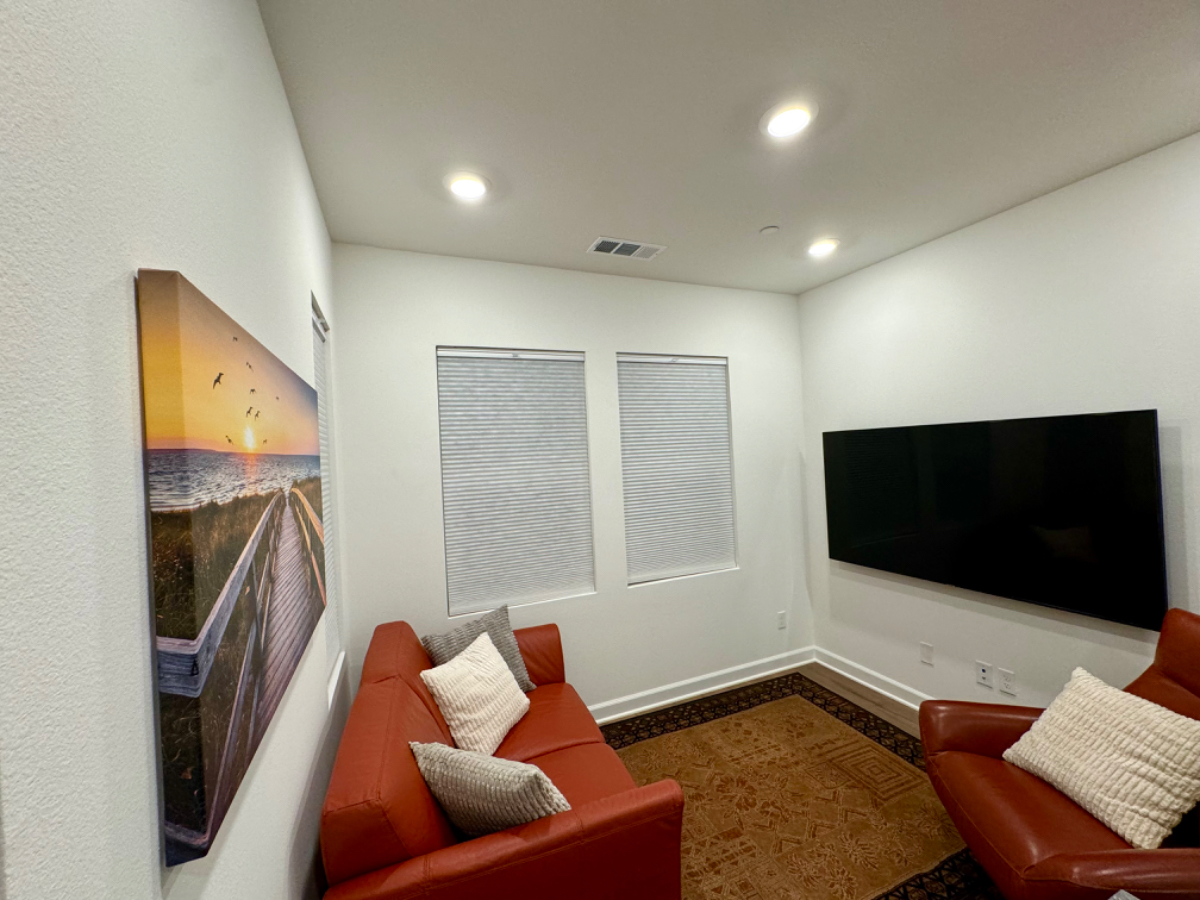 Brand New Home, Private Keyless Entrance, 1 Bed 1 Bath, Full Washer/Dryer, Close to Groceries, Restaurants, Shopping, CA-56, I-15,... - Photo 3