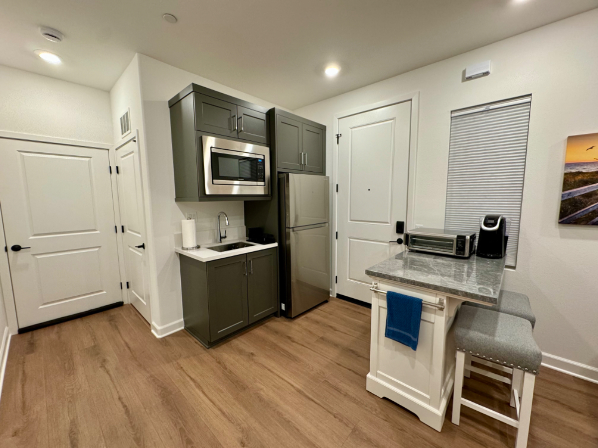 Brand New Home, Private Keyless Entrance, 1 Bed 1 Bath, Full Washer/Dryer, Close to Groceries, Restaurants, Shopping, CA-56, I-15,... - Photo 6