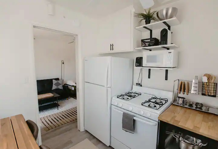 Modern Studio - Photo 2