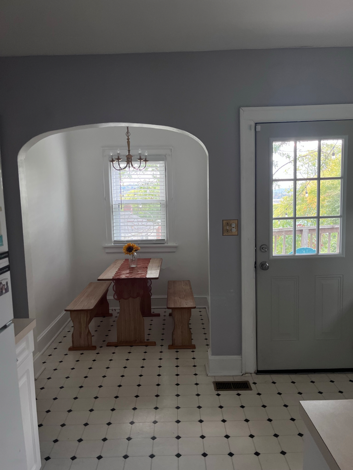 Cozy 2 bedroom / 1.5 baths with amazing views - Photo 3