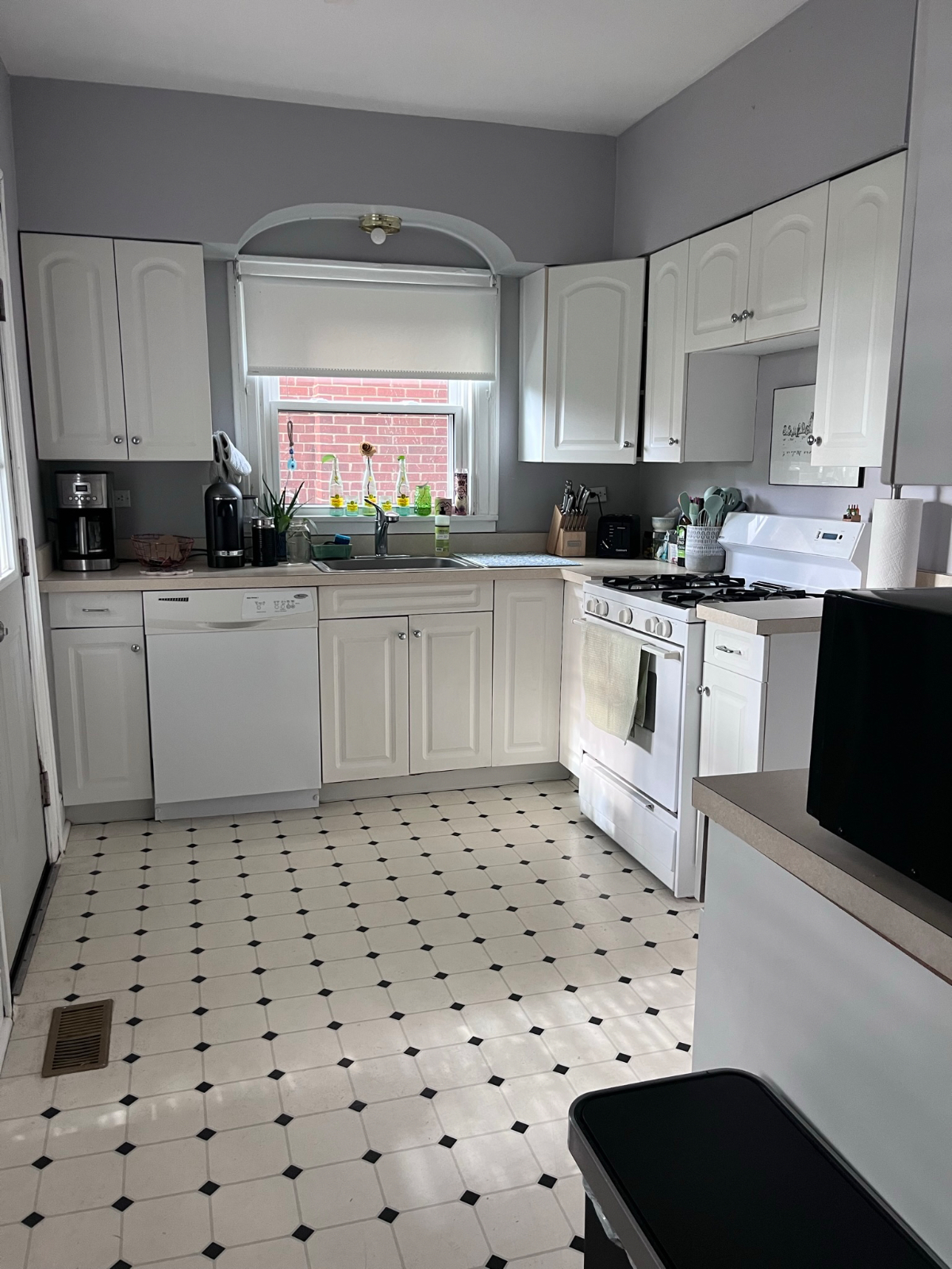 Cozy 2 bedroom / 1.5 baths with amazing views - Photo 4