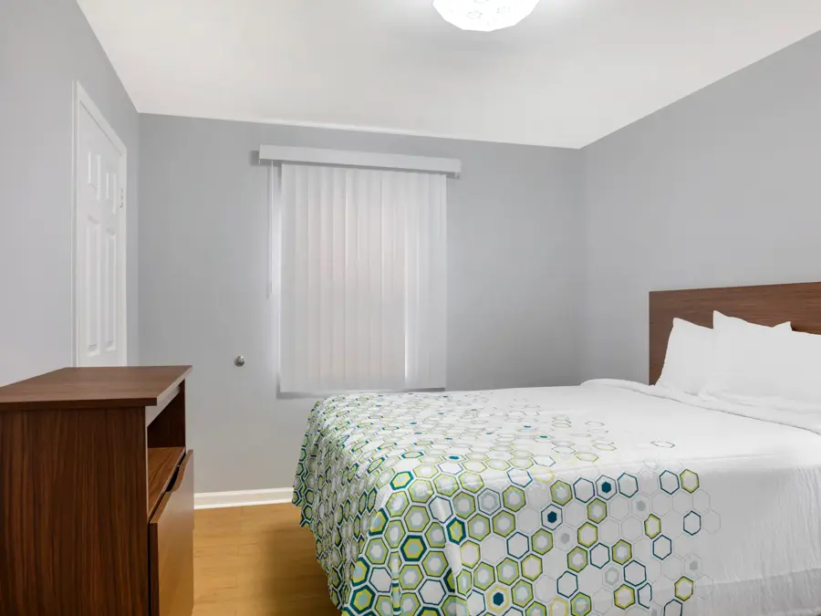 Home Towne Studios - 1BR/1BA Apartment - Unit 3