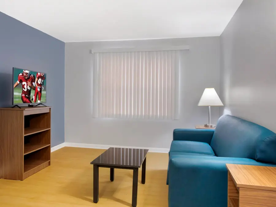 Home Towne Studios - 2BR/2BA Apartment
