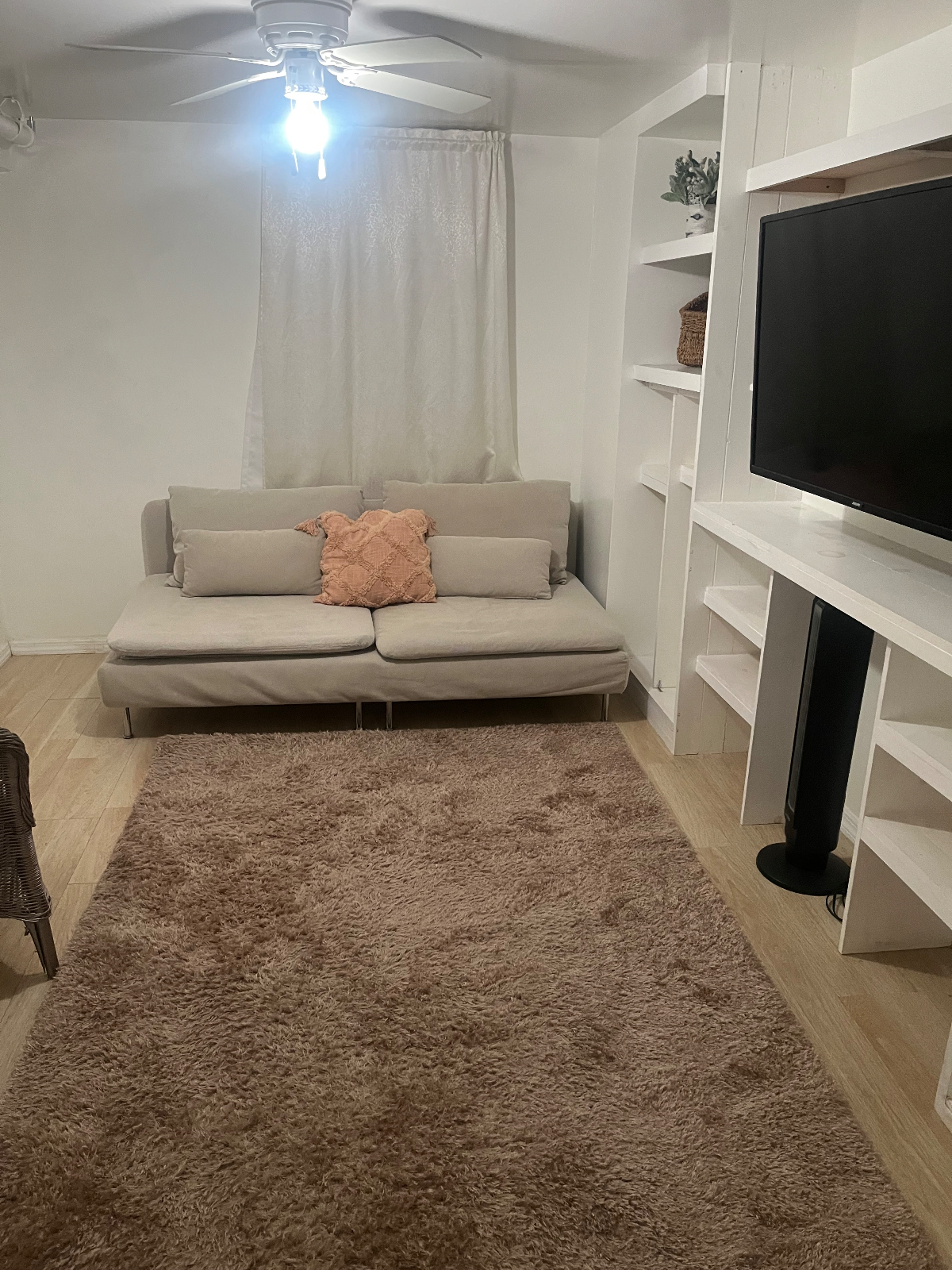 Fully Furnished Apartment - Photo 1