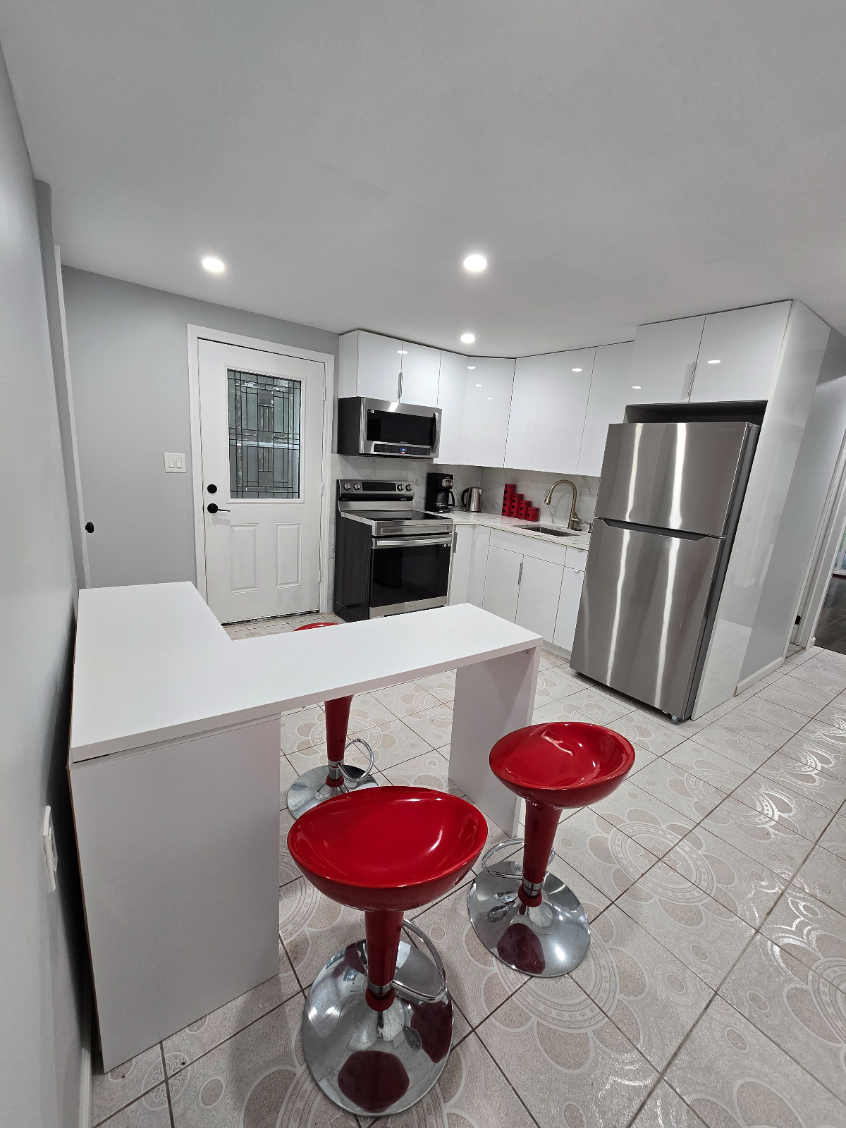 Private NEW 1 Bedroom - Photo 2
