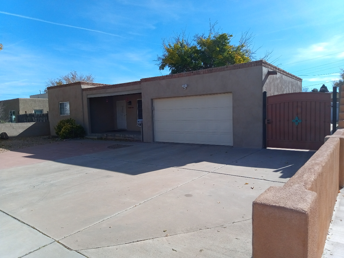 Cozy 2BR Home Away From Home - Near Attractions and Hospitals - Photo 6
