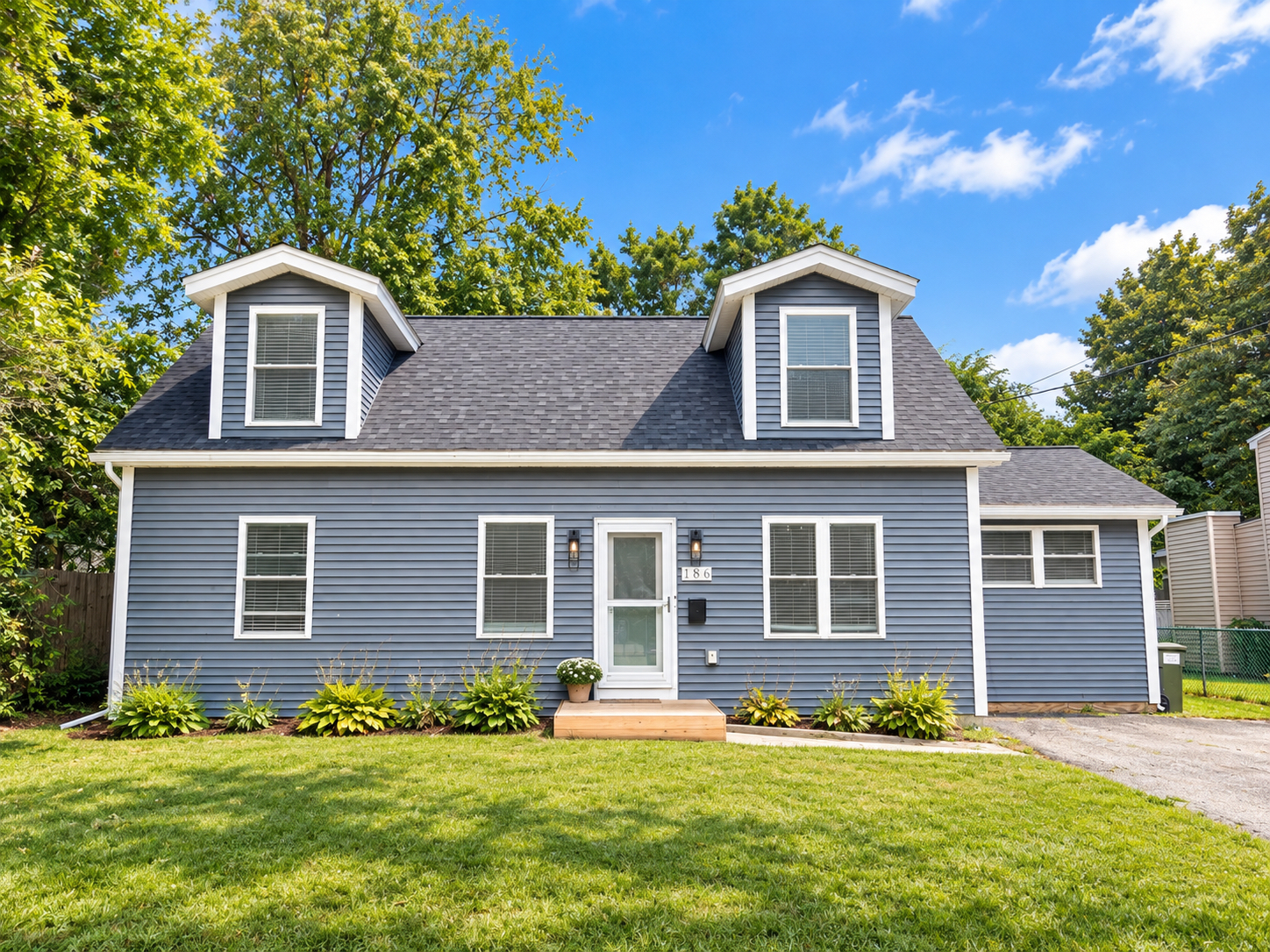 Burlington-3 BR, 2.5 Bath Spacious & Stylish Home - Photo 1