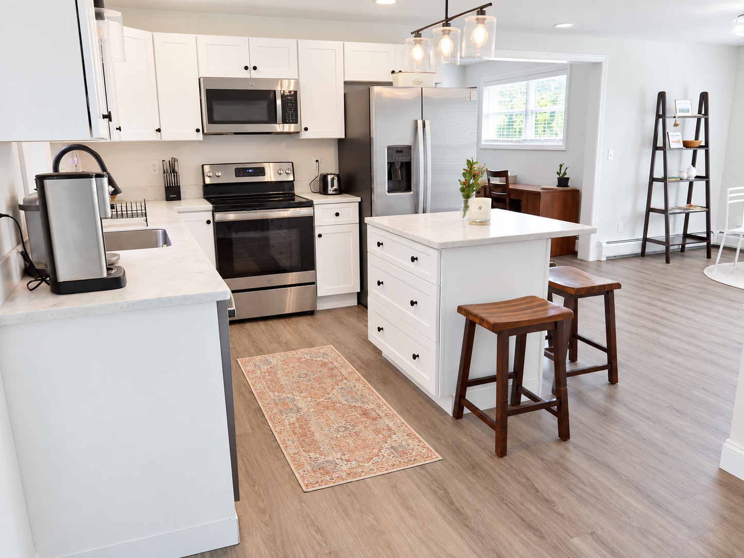 Burlington-3 BR, 2.5 Bath Spacious & Stylish Home - Photo 7