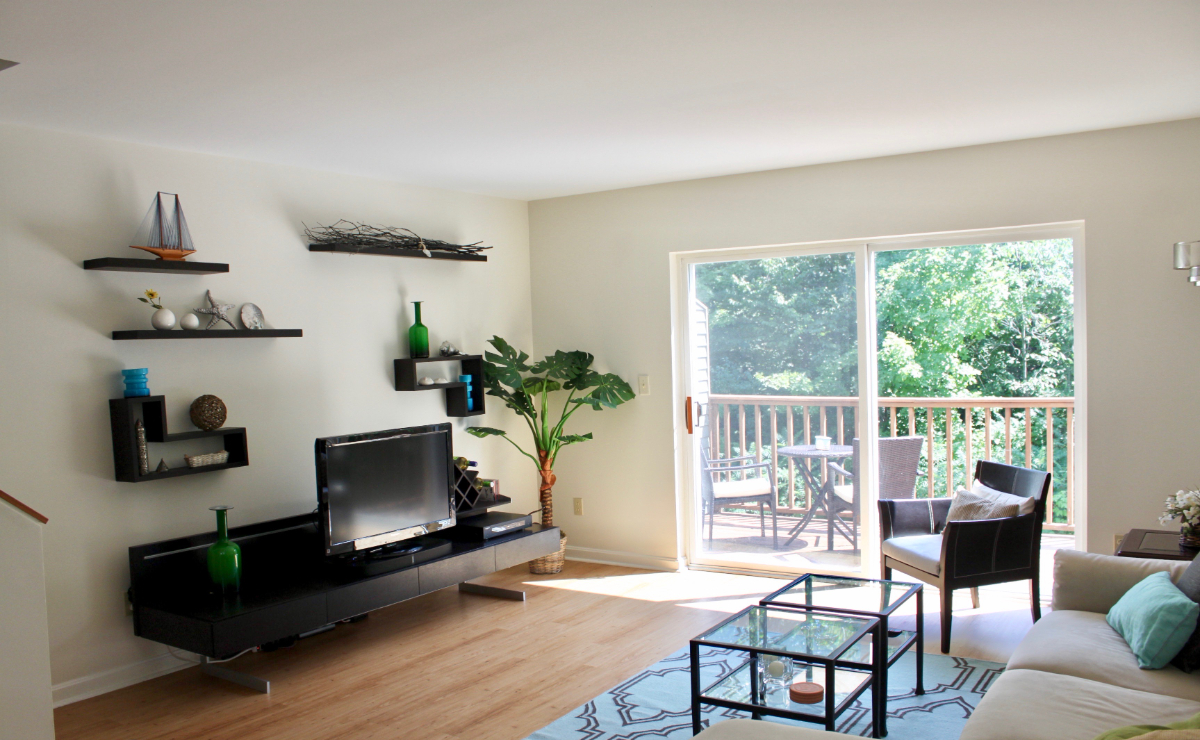 2 Bedroom townhome in South End near Redrocks/Oakledge Beach - Photo 4
