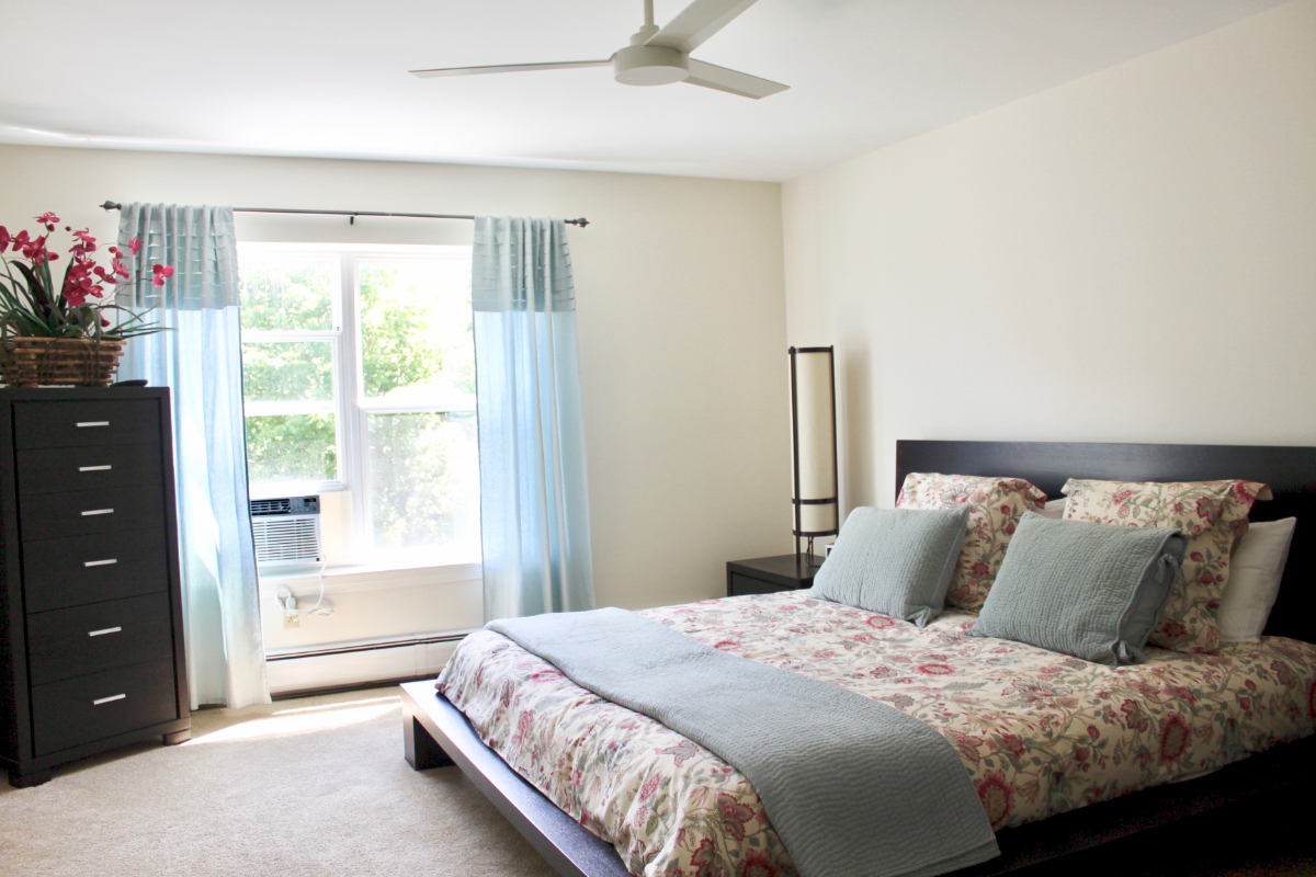 2 Bedroom townhome in South End near Redrocks/Oakledge Beach - Photo 6