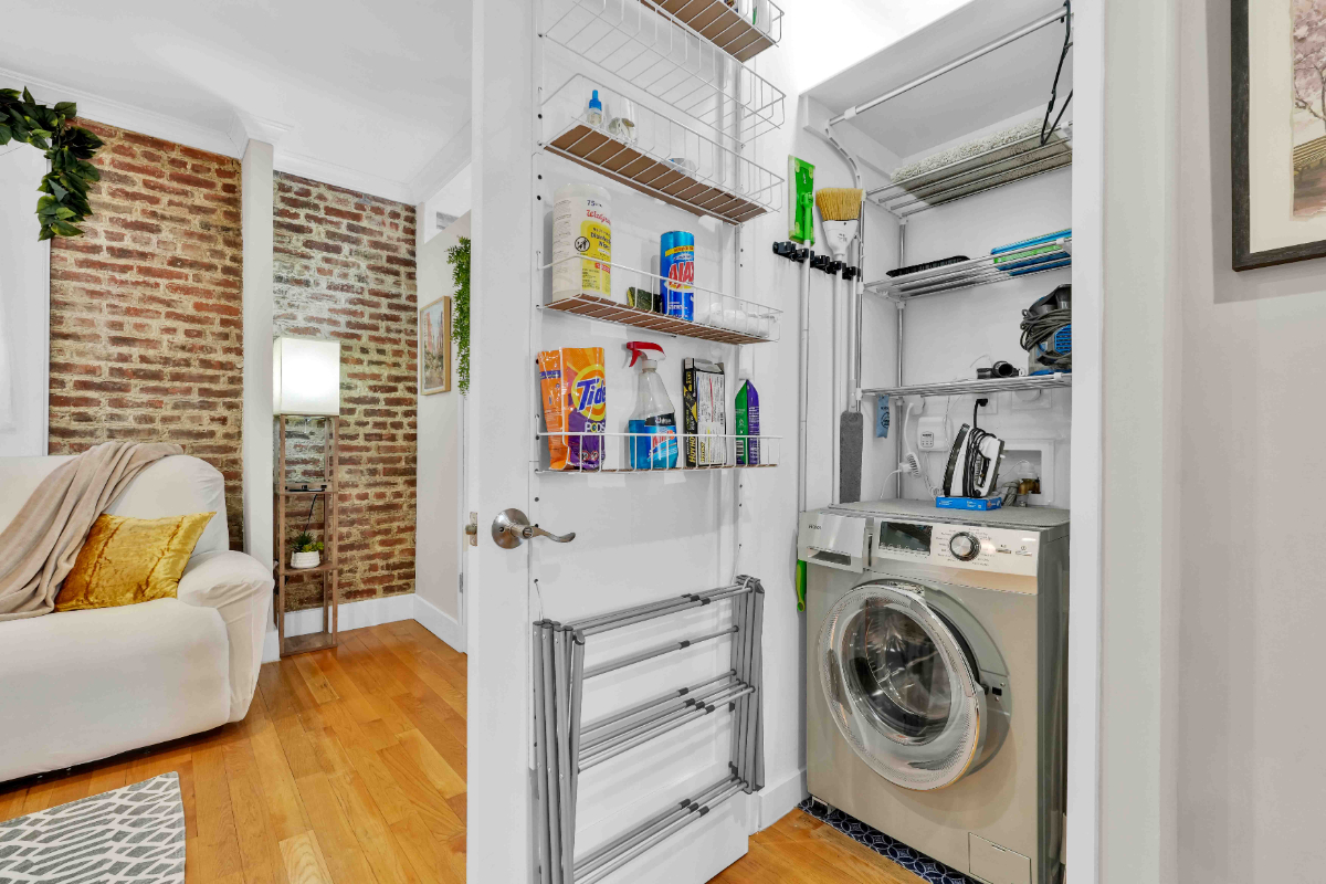 Beautiful 2 Bedroom Midterm Rental in Astoria Ditmars Ideal for Professionals and Relocators - Photo 6