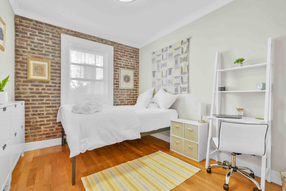 Beautiful 2 Bedroom Midterm Rental in Astoria Ditmars Ideal for Professionals and Relocators - Photo 8