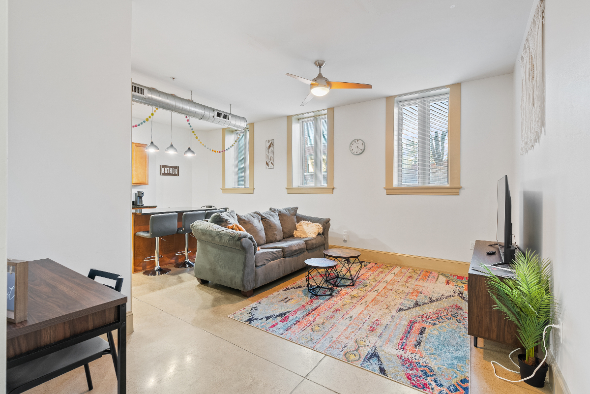 Close to Hospitals/Safe/Pet Friendly/2 Bed 1 Bath 764527