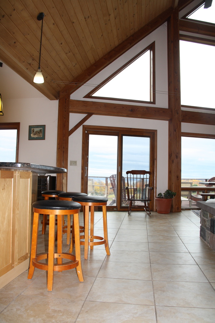 Beautiful 4 bedroom lake home, easy Burlington commute - Photo 12