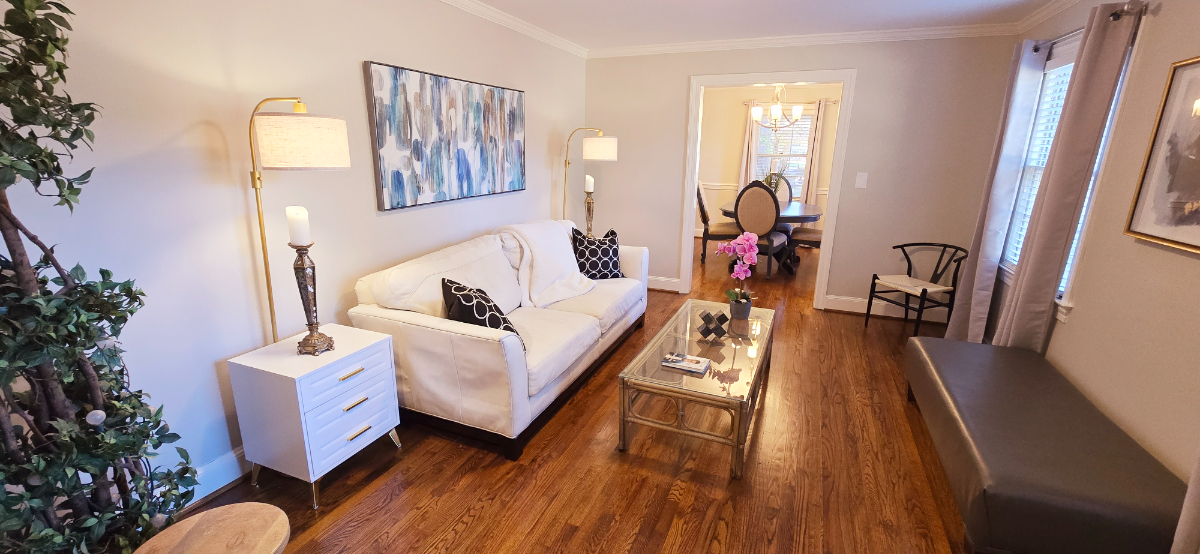 Jamie's Furnished 3 bedroom & 2 bath Home on a shady lot and fenced yard. 4 miles from ECU Health a - Photo 5